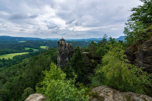 Zwischen Felsen und Felsnadeln: Herbert Faschings Erkundung der Sächsischen Schweiz